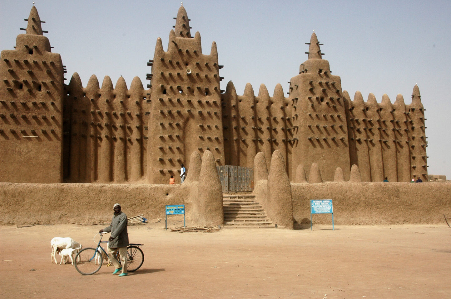 Experience the awe-inspiring Great Mosque of Djenne in Mali! Marvel at its mud-brick architecture and rich history. 🕌✨ #DjenneMosque #Mali" Photo Credit: Ruud Zwart