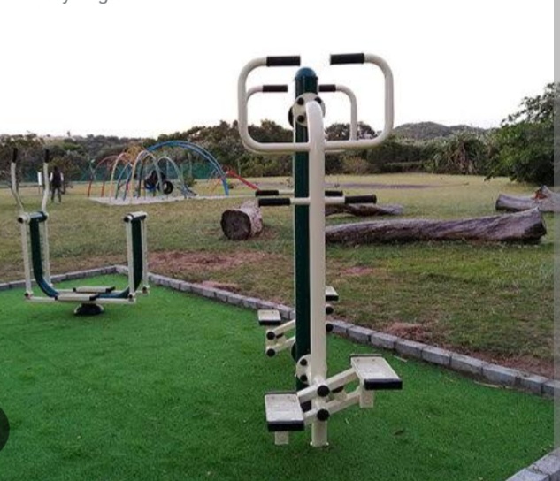 Exciting news from Botswana! 🎉 The newly introduced free outdoor gyms in Francistown are empowering communities to stay fit and healthy. These facilities, equipped with everything from weight plates to aerobic steps, are a game-changer for residents, especially in low-income areas. Let’s get moving and embrace a healthier lifestyle together! Photo Credit: The Southern African Times