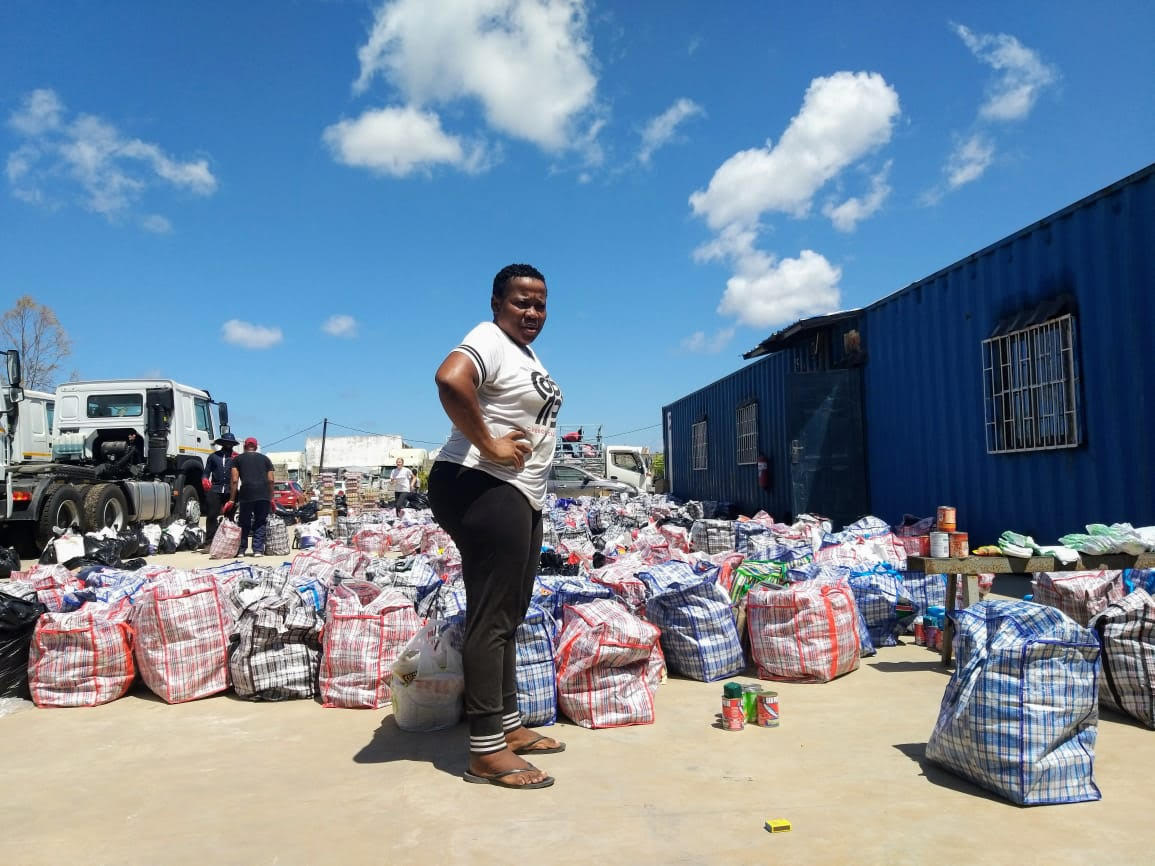 “Making a difference, one meal at a time. Rejoice Kea Morake dedicates her time to serving the community, ensuring no one goes hungry. #HereForAfrica #CommunitySupport #GivingBack". Photo Credit: Here for Africa