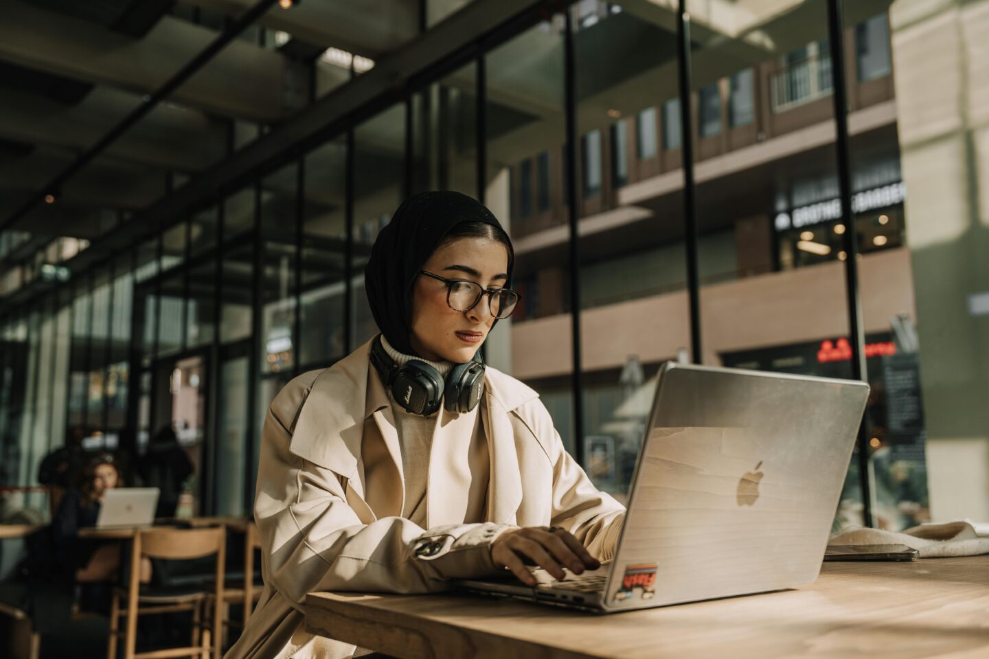 With Kenya’s new visa-free entry and clear work permit rules, digital nomads from Nigeria can now turn Nairobi’s cafés into their global office. Photo Credit: Pexels