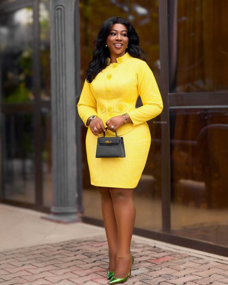 Roselyn Felli. Photo Credit: FJ Studios/Instagram