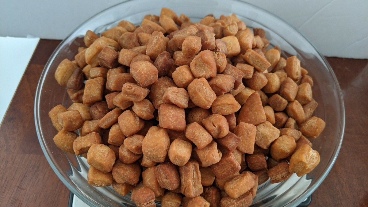 Achomo. Photo Credit: ebay.com